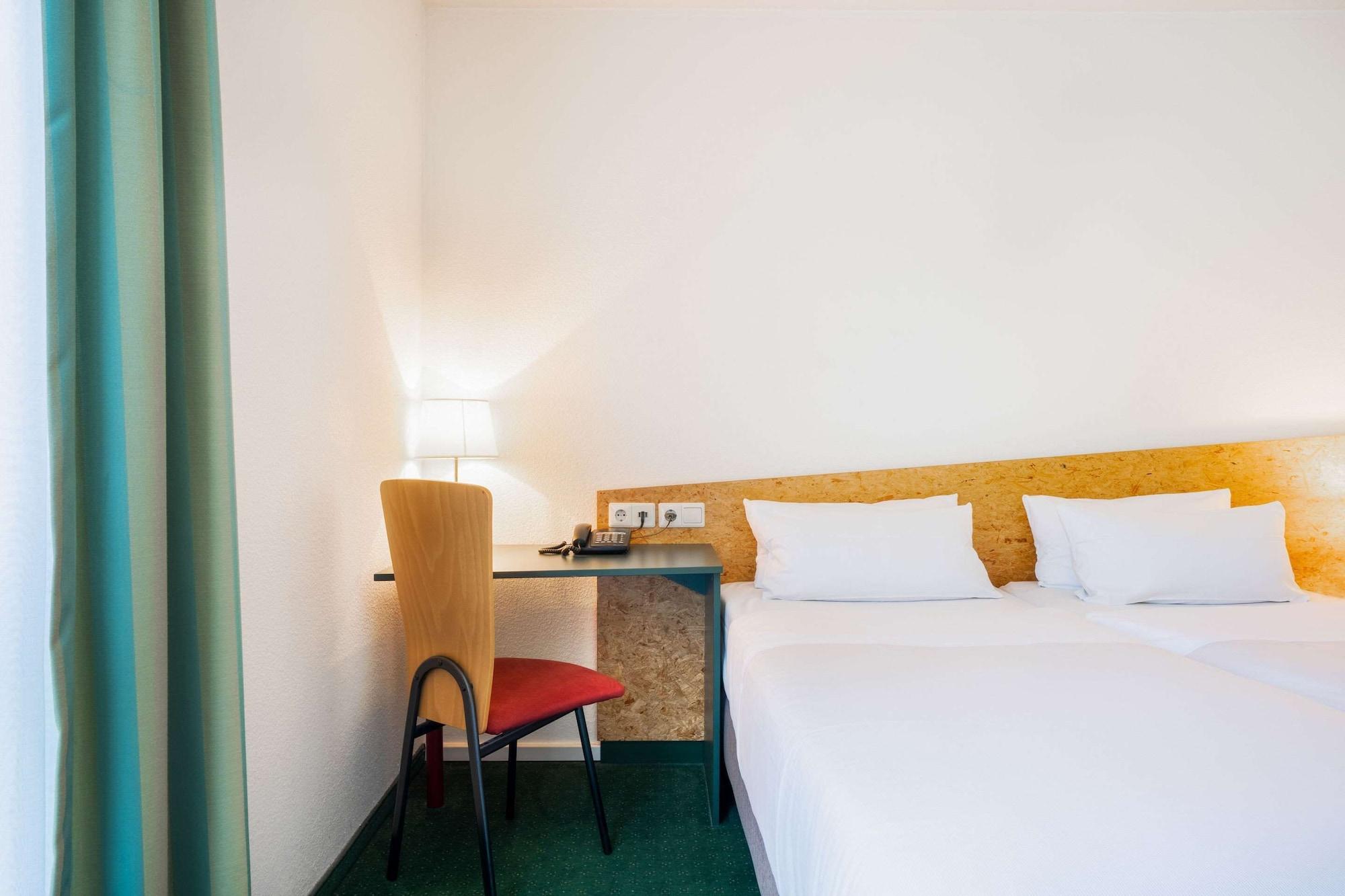 Quality Hotel Hof Hof  Bagian luar foto